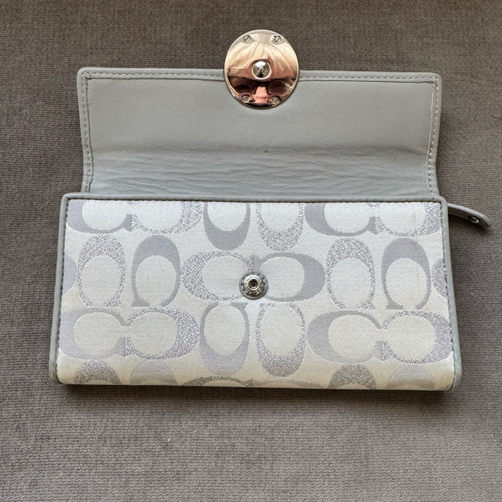 Coach Elegant Silver Thread Classic Signature Wom… - image 2